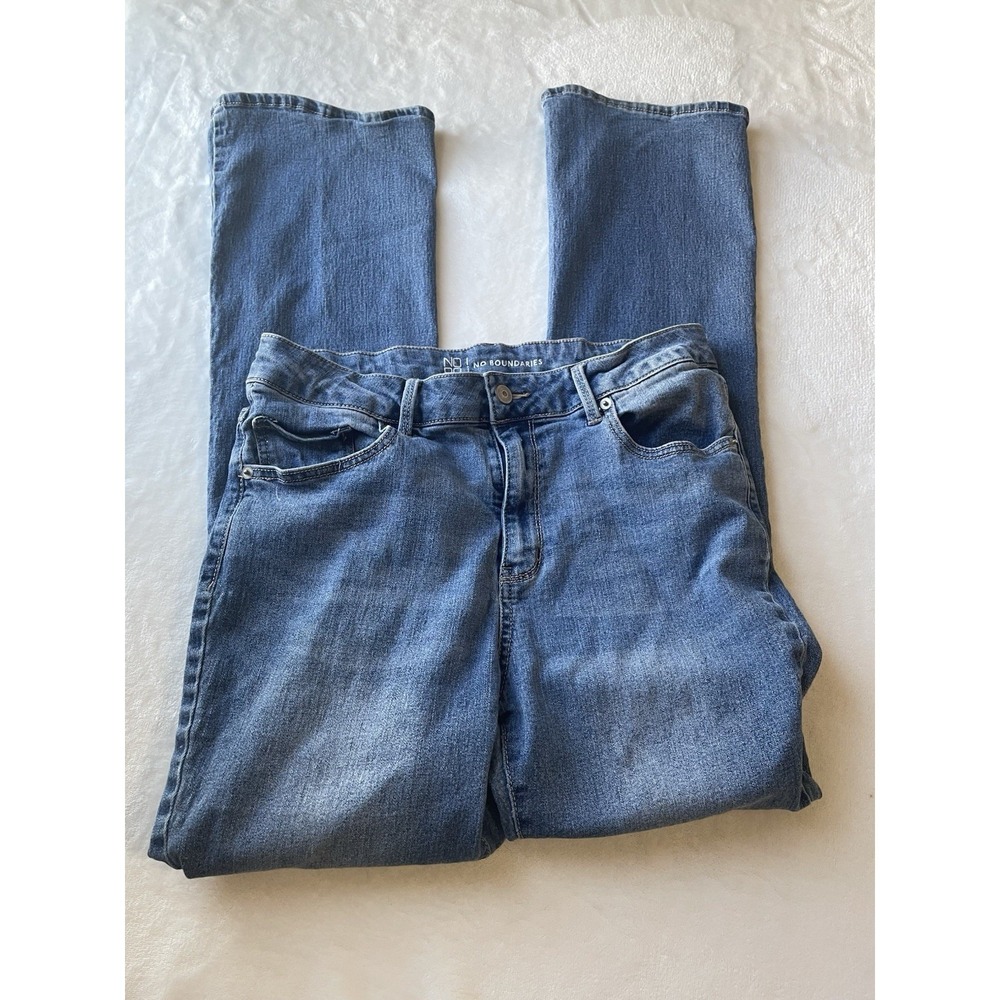 No Boundaries Size 15 Juniors‎ Flare Blue Jeans